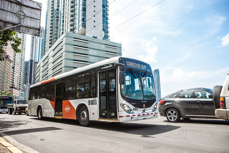 A Metrobus system bus, part of the new mass transportation system in Panama City,Panama. Photo: Gerardo Pesantez / World Bank